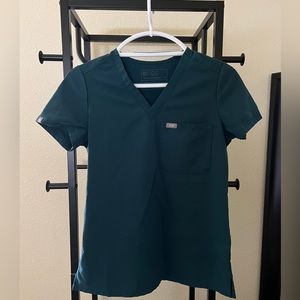 Figs Catarina One Pocket Scrub Top (Caribbean Blue)